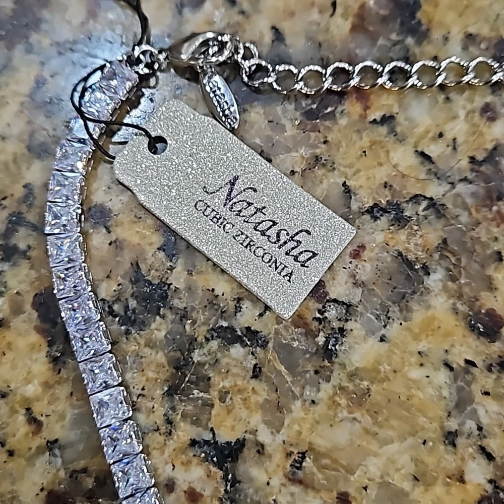 Natasha Couture nwt comes